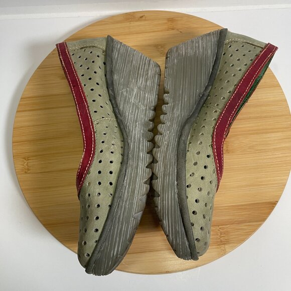 Fly London Women 40 Yika Green Perforated Leather Wedge Heels Closed Toe Comfort - Picture 7 of 9